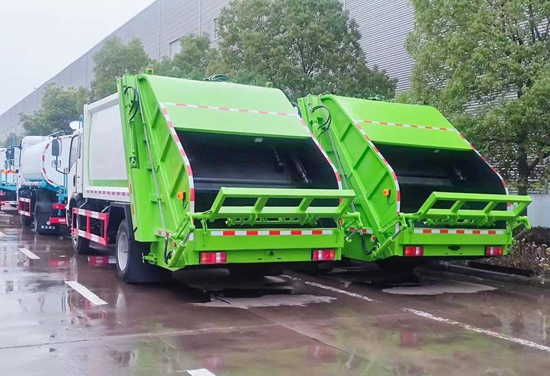 Qingling ELF 8cbm waste compactor refuse truck