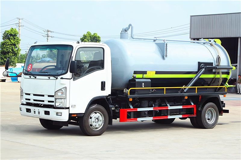 Qingling 700P vacuum pump truck