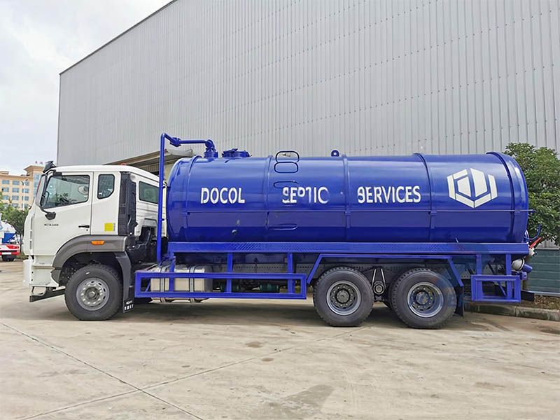 Qingling GIGA 10 wheeler cesspit emptier