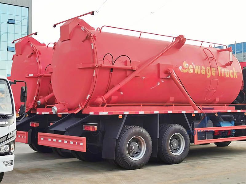 Qingling GIGA vacuum suction tanker truck