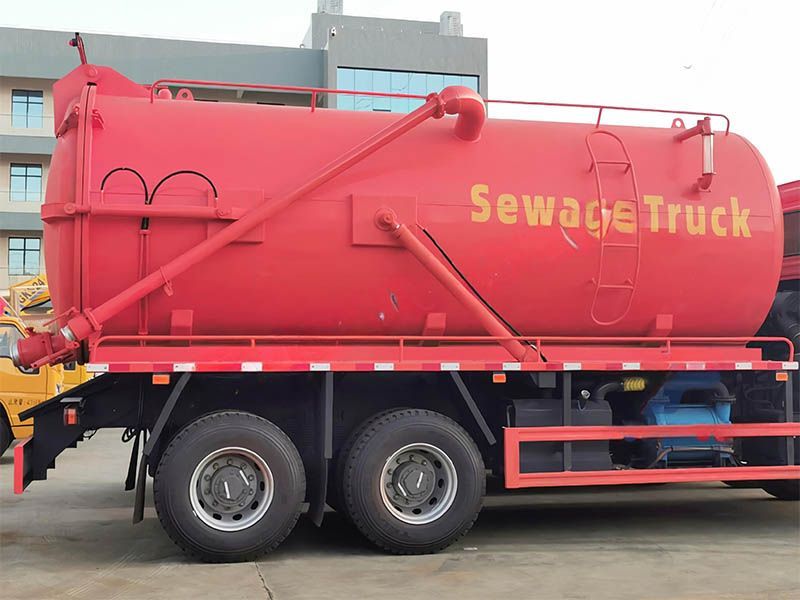 Qingling GIGA vacuum suction tanker truck