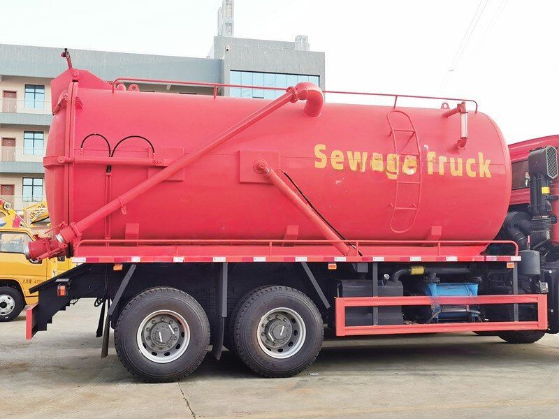 Qingling GIGA vacuum suction tanker truck