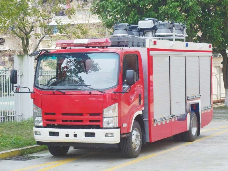 Qingling ELF Fire Rescue Fighting Truck
