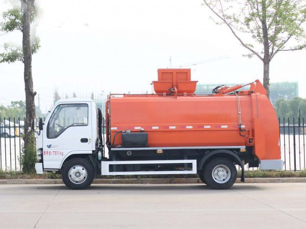 Qingling 600P kitchen garbage truck