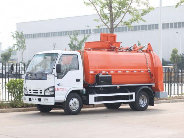 Qingling 600P kitchen garbage truck