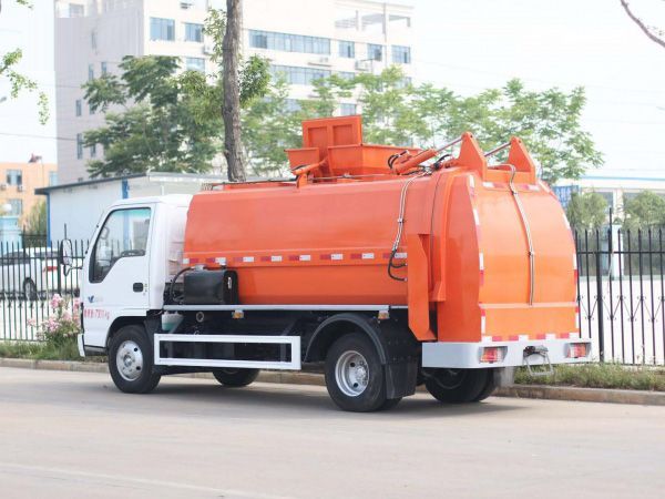 Qingling 600P kitchen garbage truck