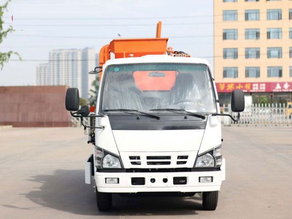 Qingling 600P kitchen garbage truck