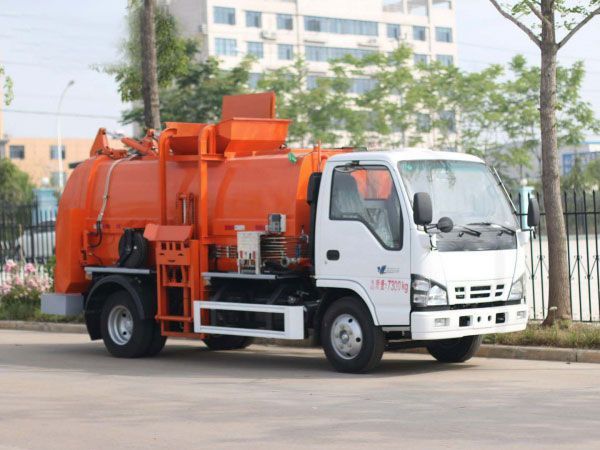 Qingling 600P kitchen garbage truck