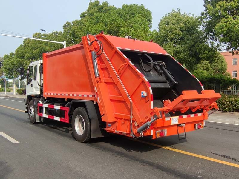 Qingling 240HP 12m³ garbage compactor truck