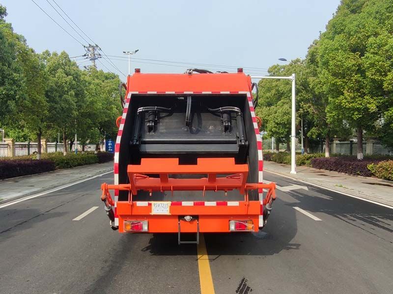 Qingling 240HP 12m³ garbage compactor truck