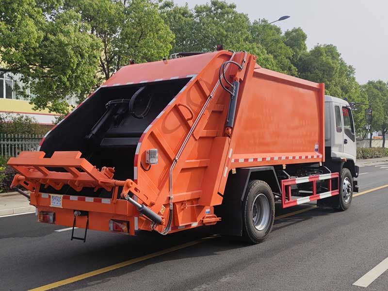 Qingling 240HP 12m³ garbage compactor truck