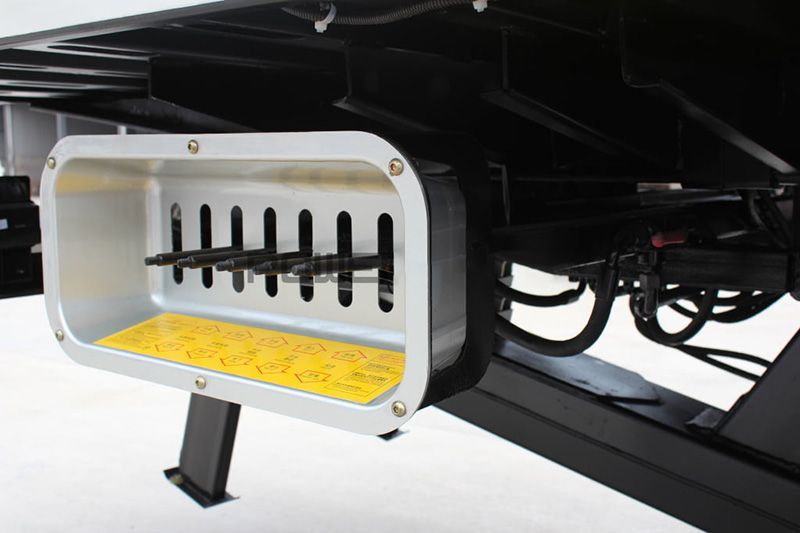 Qingling FTR road wrecker truck