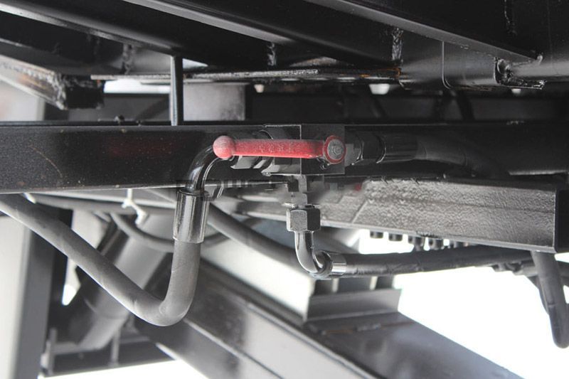 Qingling FTR road wrecker truck