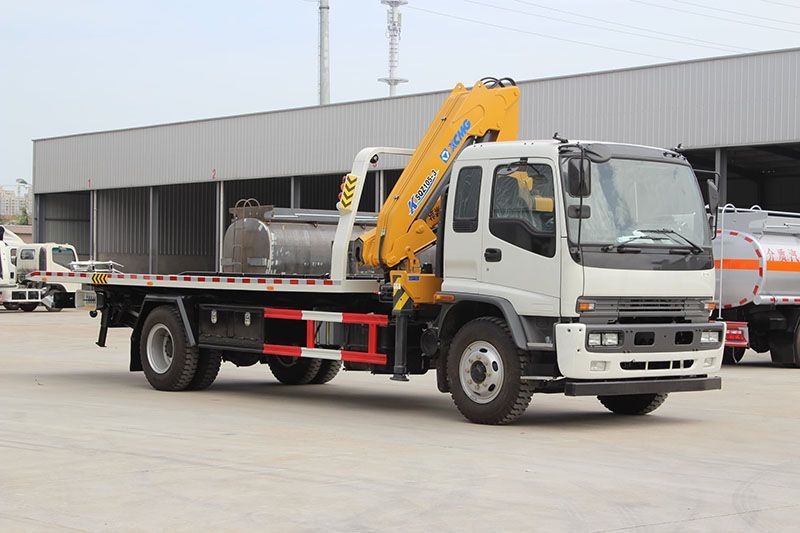 Qingling FTR road wrecker truck