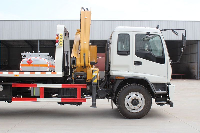 Qingling FTR road wrecker truck