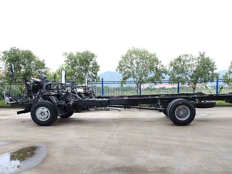 4x2 NPR right hand drive truck chassis made in China