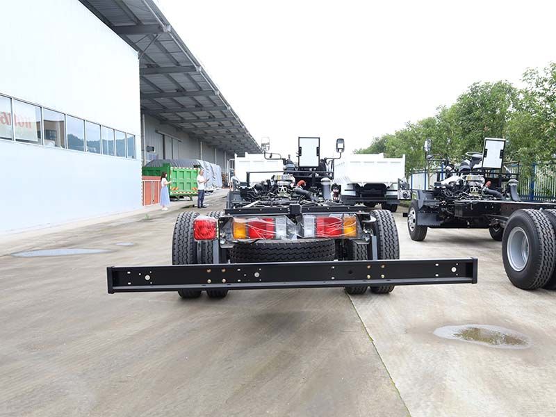 4x2 NPR right hand drive truck chassis made in China