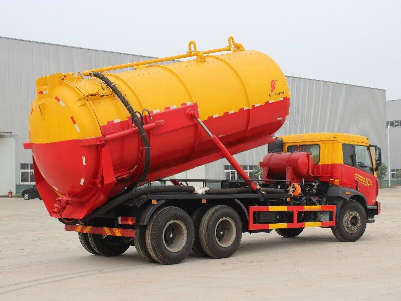 Qingling GIGA cesspit emptier tank truck