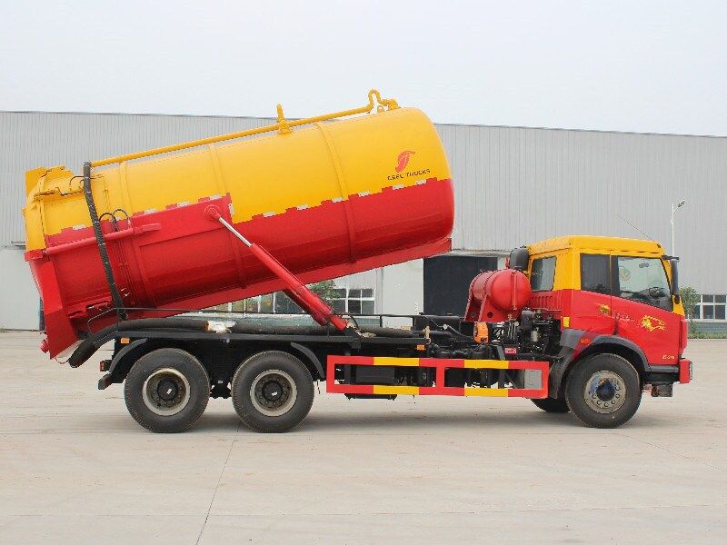 Qingling GIGA cesspit emptier tank truck