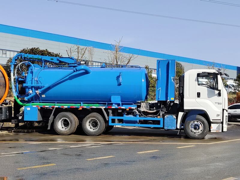 Qingling GIGA Sewage Suction Jetting Truck