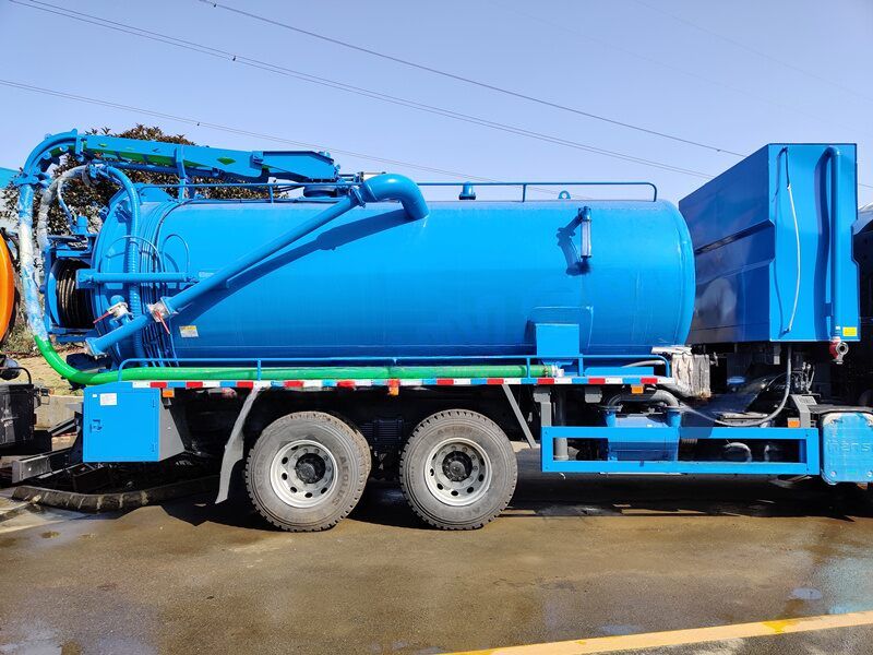 Qingling GIGA Sewage Suction Jetting Truck