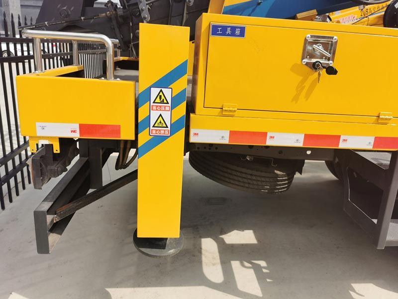 Aerial Lift Manlifter Trucks lsuzu