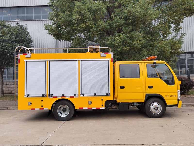 Isuzu Mobile generator truck with Lighting