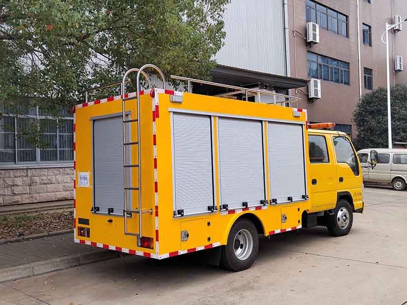 Isuzu Mobile generator truck with Lighting