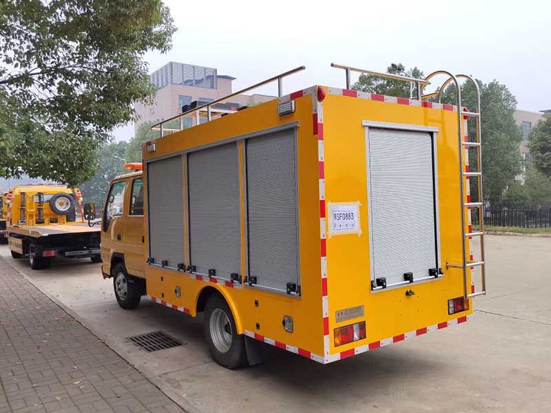 Isuzu Mobile generator truck with Lighting