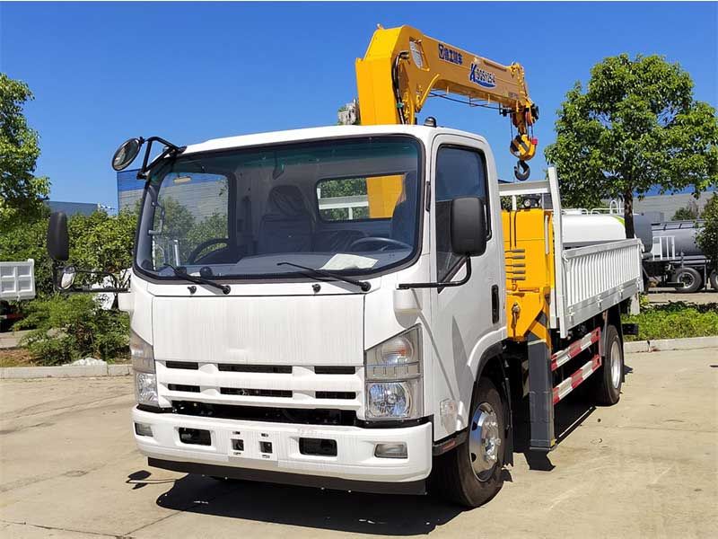 ISUZU Truck With Crane XCMG