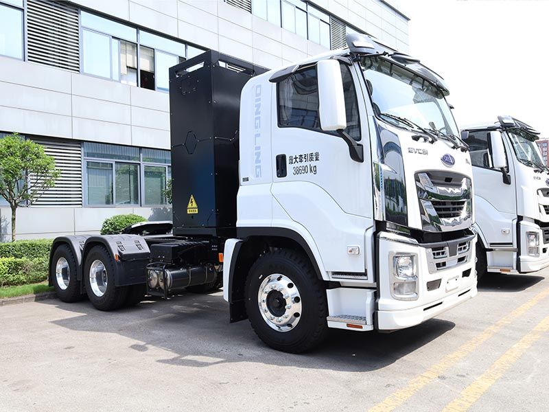 Isuzu Giga EVC61 Tractor Head Trucks for trailer