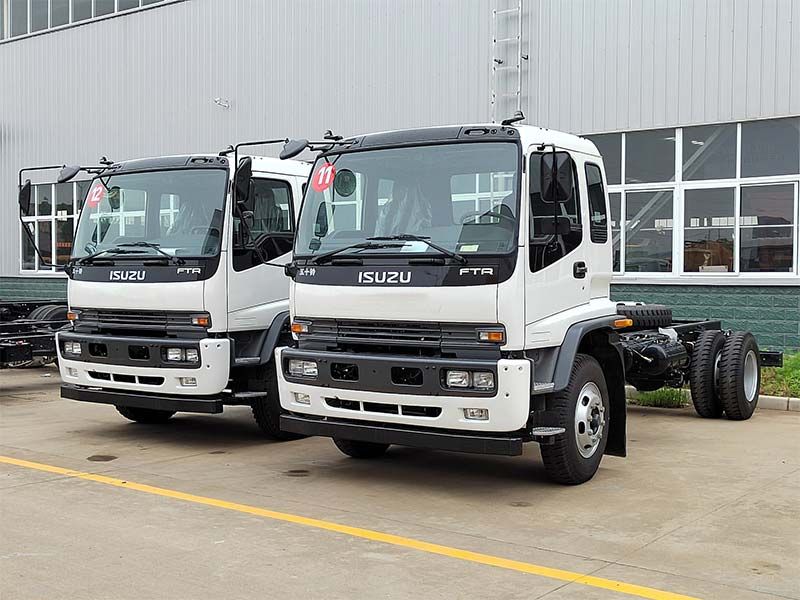 Isuzu FTR 205HP cargo trucks