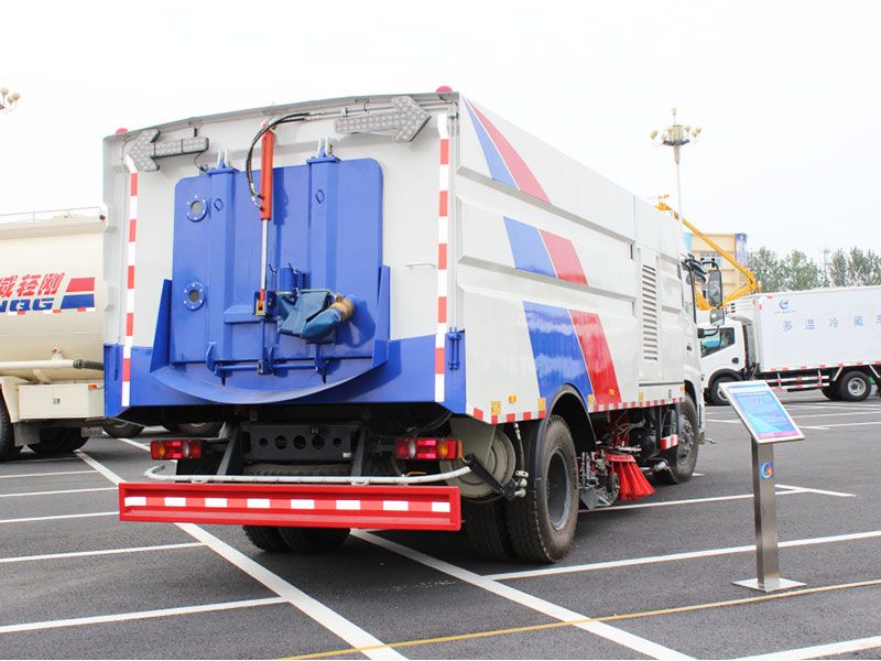 Isuzu Truck Heavy Duty Airport Vacuum Road SweeperTruck