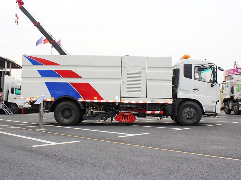 Isuzu Truck Heavy Duty Airport Vacuum Road SweeperTruck