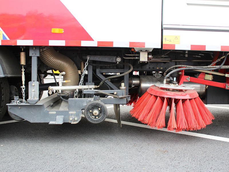 Isuzu Truck Heavy Duty Airport Vacuum Road SweeperTruck