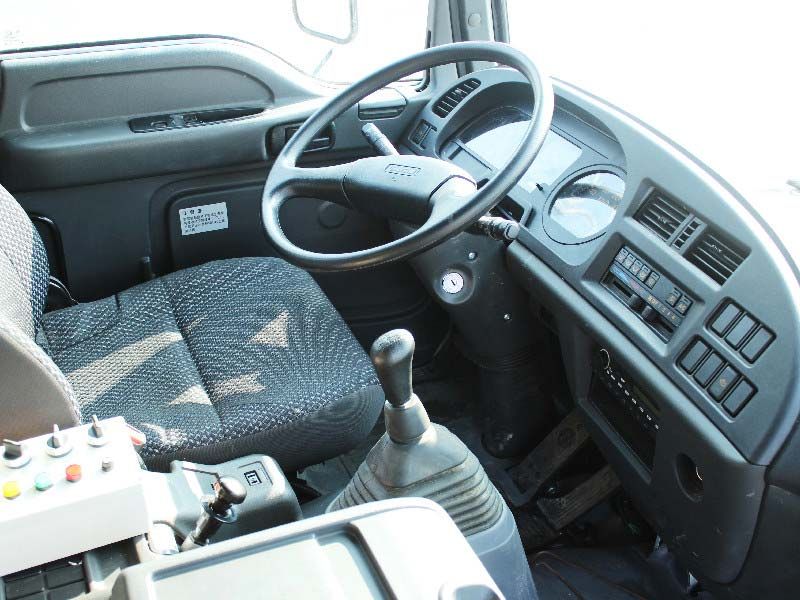 Isuzu Truck Heavy Duty Airport Vacuum Road SweeperTruck