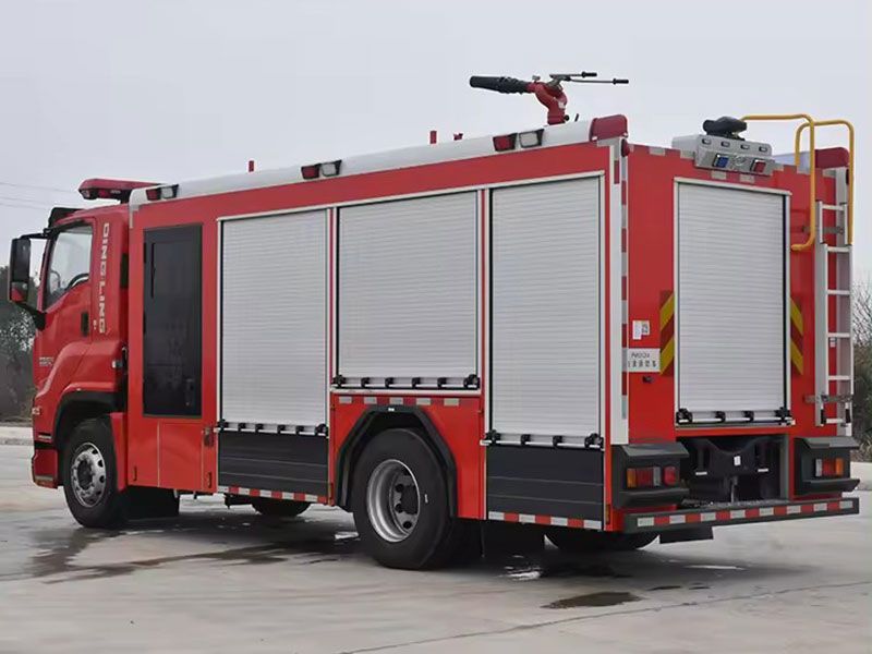 Isuzu Giga FVR 34 1000 gallons Fire Fighting Vehicles