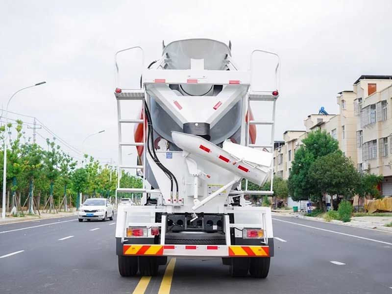 Isuzu 4X2 Heavy-Duty Concrete Mixer Truck with 6-8 Cubic Meters Capacity