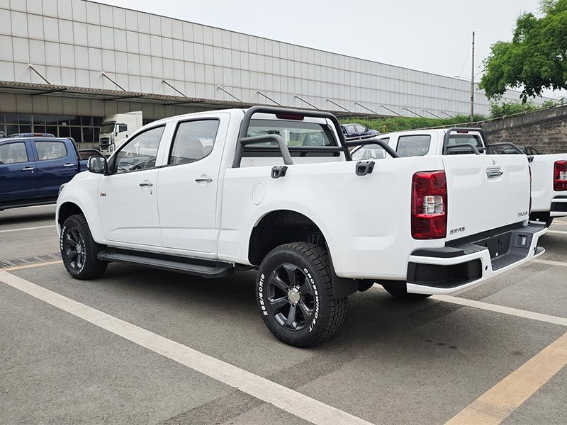Powerful Isuzu Taga T28 Pickup for Sale with 3.0T Diesel Engine