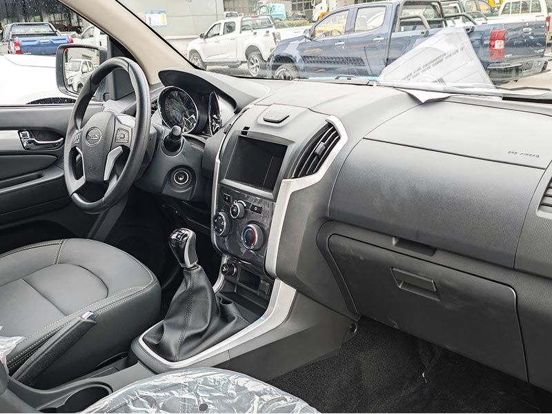 Powerful Isuzu Taga T28 Pickup for Sale with 3.0T Diesel Engine
