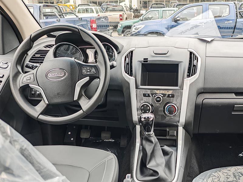 Powerful Isuzu Taga T28 Pickup for Sale with 3.0T Diesel Engine