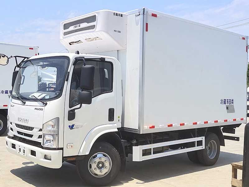 High Quality Isuzu M600 Manual 4x2 Drive New Diesel Refrigerated Container Box Long Refrigerator Trucks