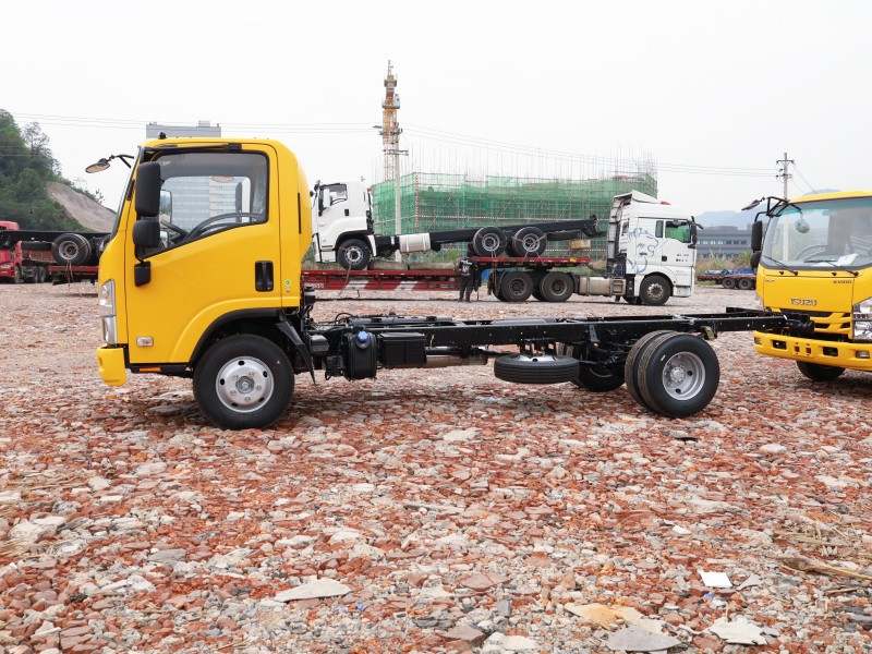 Best-Selling New Light Commercial Vehicle High-Quality Cabin Chassis Diesel Fuel  4x2 Drive Left-Hand Steering