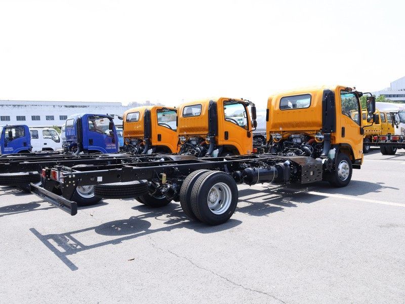 Isuzu 700P Chassis: A Robust Base for Innovations in Commercial Vehicles