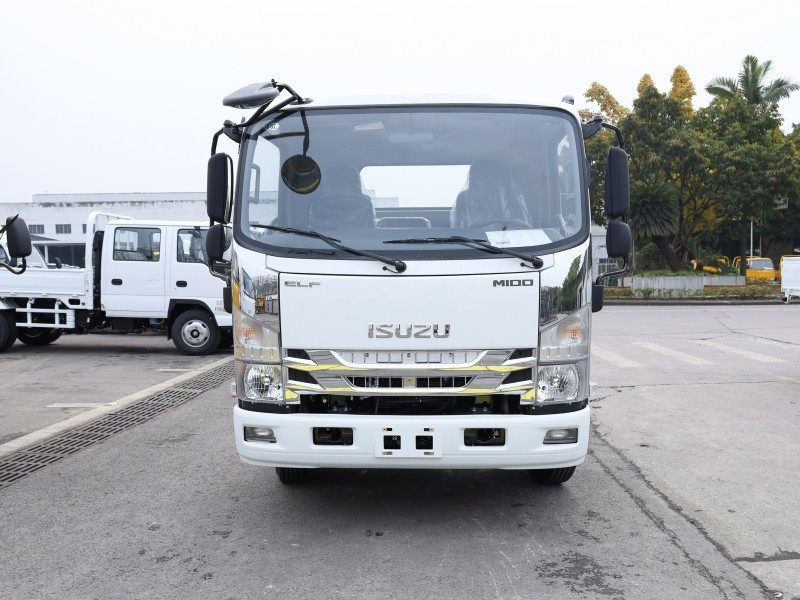 Isuzu M100 Light Truck – Boasting a Compact Build and Efficient Operation, Ideal for Urban Deliveries and Small Business Logistics