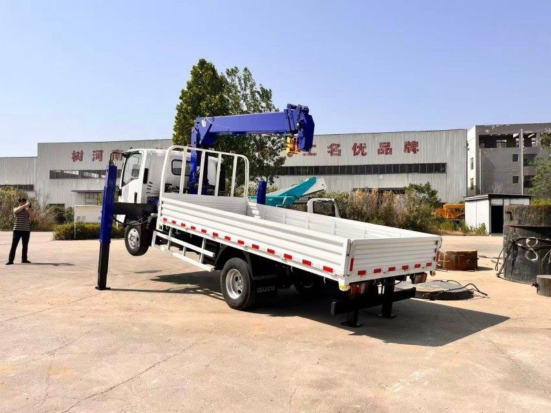 Isuzu KV100 Straight-Boom Crane Truck: A High-Efficiency Hoisting Solution for Logistics and Construction