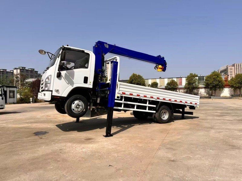 Isuzu KV100 Straight-Boom Crane Truck: A High-Efficiency Hoisting Solution for Logistics and Construction