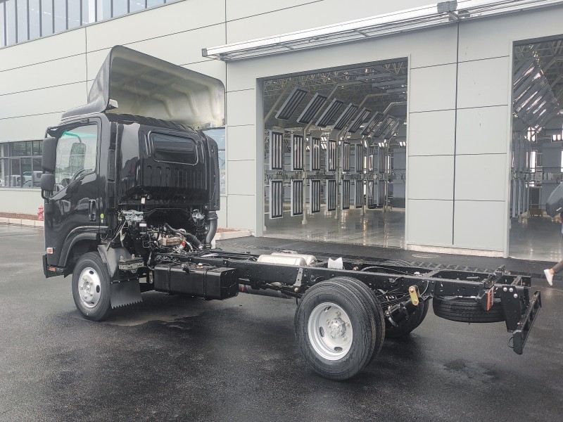 Isuzu KV100 Chassis: A Dependable Foundation for Commercial Customizations, Engineered for Heavy Load-Bearing Capabilities