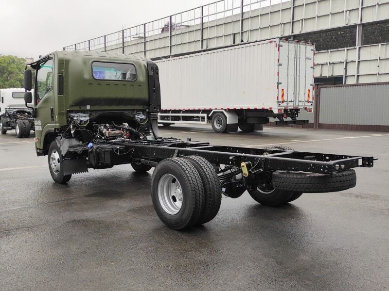 Isuzu KV100 Light Commercial Truck – Meeting Euro 6 Standards, Boasting a 4.5-Ton Payload, and Fuel-Efficient for Urban Logistics Operations