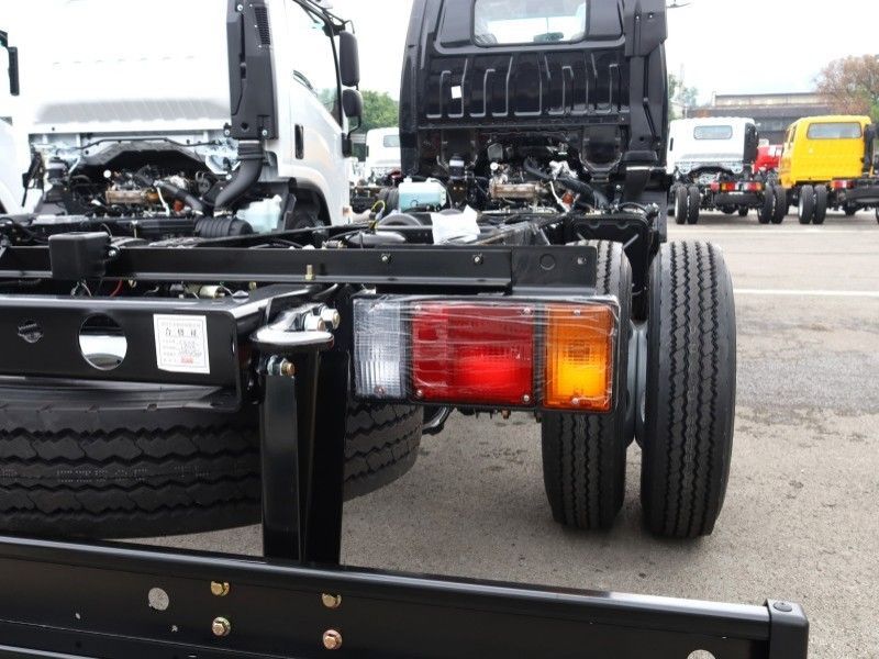 Isuzu 100P Chassis: A Robust, High-Efficiency Foundation for Commercial Vehicle Modifications and Logistics Activities
